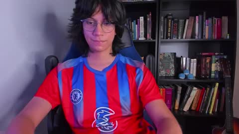 Snapshot of literateboy chatting on 23, 10, 2025 Literateboy online show from 23, 10, 2025