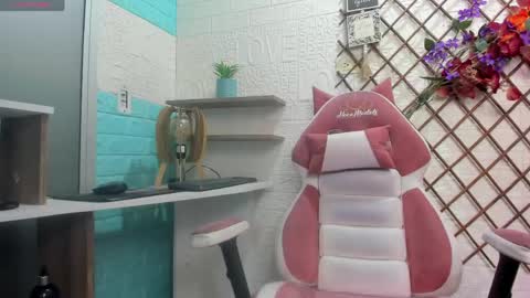 Snapshot of litlenessa_ chatting on 22, 4, 2026 VANESSA online show from 22, 4, 2026