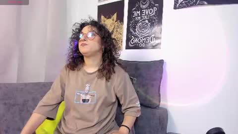 Snapshot of little__ammy chatting on 6, 7, 2026 little__ammy online show from 6, 7, 2026