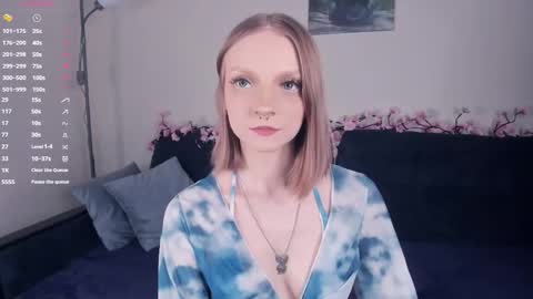 Snapshot of little__caprice chatting on 7, 11, 2025 Bella online show from 7, 11, 2025