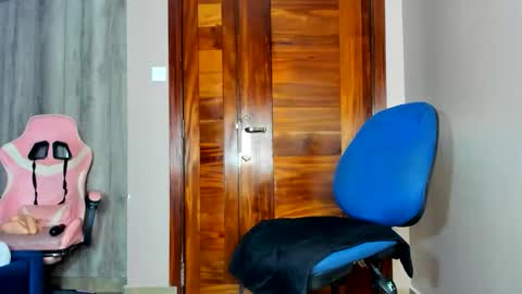 Snapshot of little_africa chatting on 1, 3, 2026 little_africa online show from 1, 3, 2026