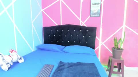 Snapshot of little_angelsky chatting on 2, 3, 2025 Michelle. online show from 2, 3, 2025