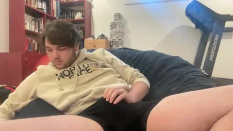 Snapshot of little_boi2much chatting on 15, 12, 2024 little_boi2much online show from 15, 12, 2024