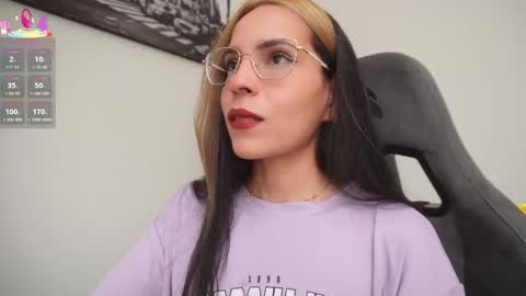 Snapshot of little_eli chatting on 28, 10, 2025 Help me reach 100 likes online show from 28, 10, 2025