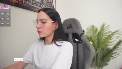 Snapshot of little_eli chatting on 26, 6, 2026 Help me reach 100 likes online show from 26, 6, 2026