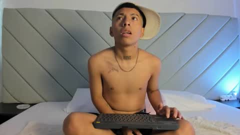 little_kris1 online show from 28, 10, 2025