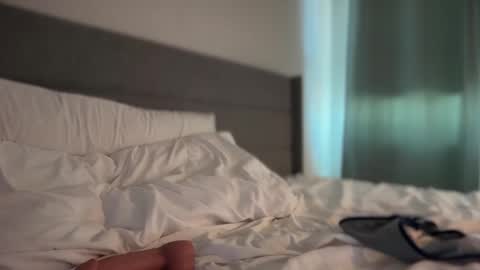 little lies online show from 26, 9, 2025