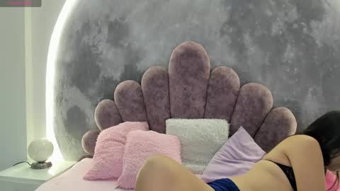 little_melanie online show from 4, 5, 2026