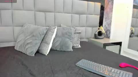 little_melanie online show from 1, 7, 2026