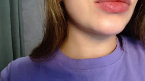 Snapshot of little_mia__ chatting on 1, 2, 2025 Mia   Im online every day 1530 PM in New York  2030 PM in London online show from 1, 2, 2025