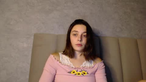 Snapshot of little_mia__ chatting on 23, 9, 2025 Mia   Im online every day 1530 PM in New York  2030 PM in London online show from 23, 9, 2025