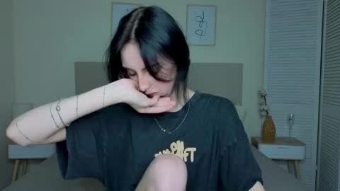 little_mollee online show from 12, 11, 2025