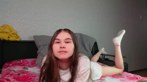 Snapshot of little_owlx chatting on 23, 5, 2026 Alice.. online show from 23, 5, 2026