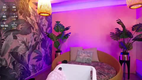 Snapshot of little_paulette chatting on 19, 10, 2025 Paulette online show from 19, 10, 2025