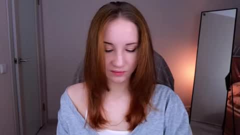 Snapshot of little_pretty_woman chatting on 16, 3, 2026 little_pretty_woman online show from 16, 3, 2026