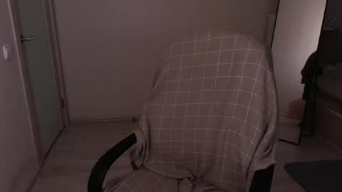 Snapshot of little_pretty_woman chatting on 19, 4, 2026 little_pretty_woman online show from 19, 4, 2026