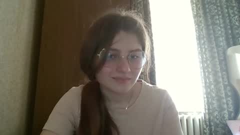 little_shygirl_ online show from 5, 3, 2025