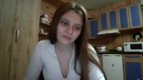 little_shygirl_ online show from 30, 9, 2025