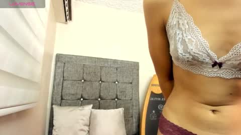 Snapshot of little_sugar19 chatting on 23, 10, 2025 alex online show from 23, 10, 2025