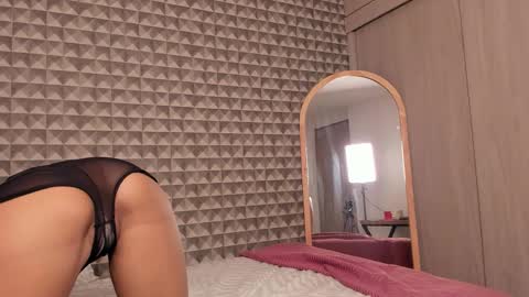 Snapshot of little_sugar19 chatting on 24, 11, 2025 alex online show from 24, 11, 2025