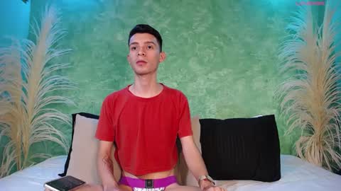 Snapshot of little_twiink chatting on 7, 3, 2025 Juan Ferrer online show from 7, 3, 2025