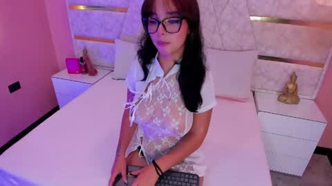 Snapshot of little_vel chatting on 10, 4, 2026 Im your little Velinda online show from 10, 4, 2026