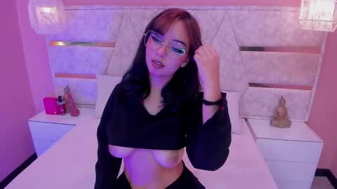 Snapshot of little_vel chatting on 15, 4, 2026 Im your little Velinda online show from 15, 4, 2026