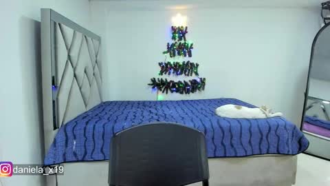 Snapshot of littleabbie chatting on 17, 12, 2025 Abbie online show from 17, 12, 2025