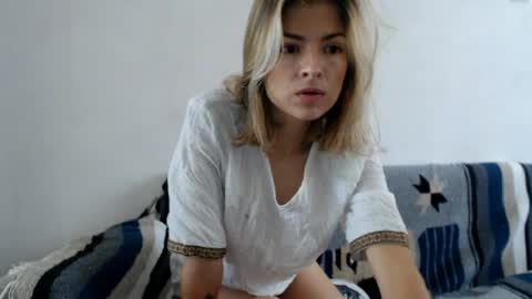 Snapshot of littlebell44 chatting on 4, 5, 2026 sofia online show from 4, 5, 2026