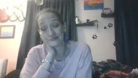 Snapshot of littlebigsquirt7945 chatting on 23, 12, 2025 Sady Jayne online show from 23, 12, 2025