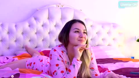 Snapshot of littleblondbunny chatting on 6, 3, 2026 littleblondbunny online show from 6, 3, 2026