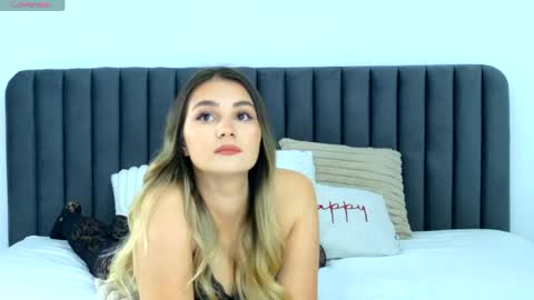 Snapshot of littleblondbunny chatting on 16, 4, 2026 littleblondbunny online show from 16, 4, 2026