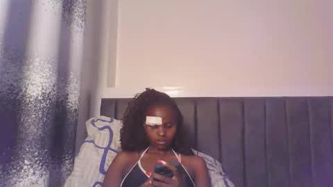 Snapshot of littlebunny2_ chatting on 7, 4, 2026 littlebunny2 online show from 7, 4, 2026