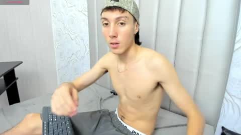 Snapshot of littledanny_ chatting on 14, 4, 2026 DANNY online show from 14, 4, 2026