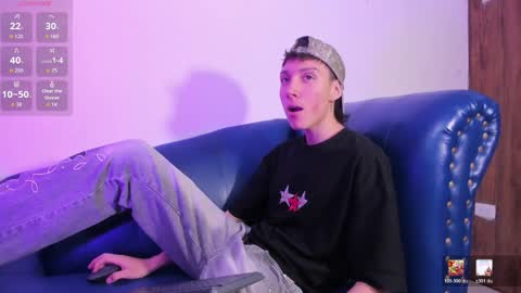 Snapshot of littledanny_ chatting on 17, 4, 2026 DANNY online show from 17, 4, 2026