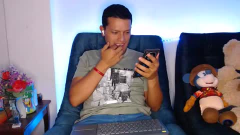 Snapshot of littledicklatin chatting on 27, 4, 2026 Manu online show from 27, 4, 2026