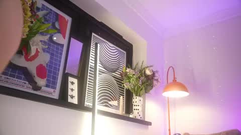 Snapshot of littlee33 chatting on 18, 4, 2026 Emily Hill online show from 18, 4, 2026