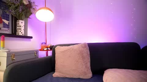 Snapshot of littlee33 chatting on 13, 6, 2026 Emily Hill online show from 13, 6, 2026