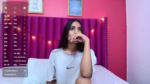 Snapshot of littlee_emilyy_ chatting on 28, 1, 2025 Emily  online show from 28, 1, 2025