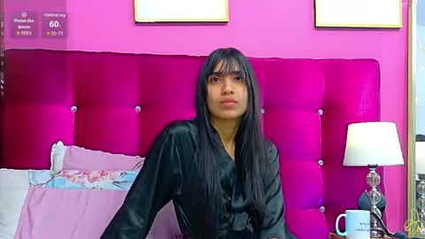 Snapshot of littlee_emilyy_ chatting on 8, 6, 2026 Emily online show from 8, 6, 2026