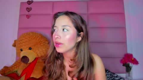 littlee_emma_ online show from 4, 1, 2025