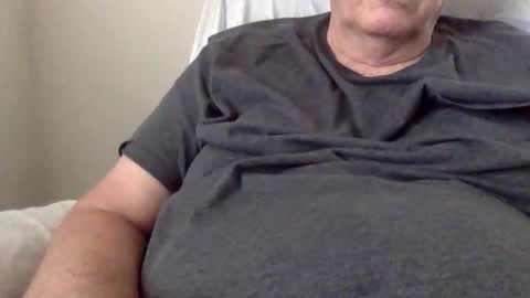 Snapshot of littlemaff chatting on 13, 11, 2025 Maff online show from 13, 11, 2025