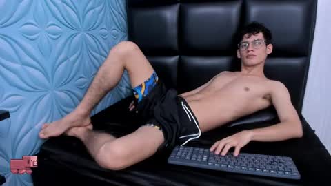 Snapshot of littlemax23 chatting on 25, 9, 2025 MAX online show from 25, 9, 2025