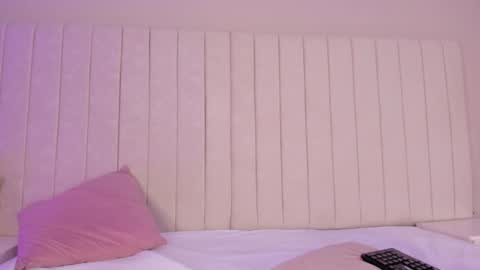 im olivia IG littleolivia01 online show from 30, 1, 2025