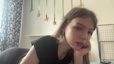 Snapshot of littleprincess3000 chatting on 19, 4, 2026 littleprincess3000 online show from 19, 4, 2026