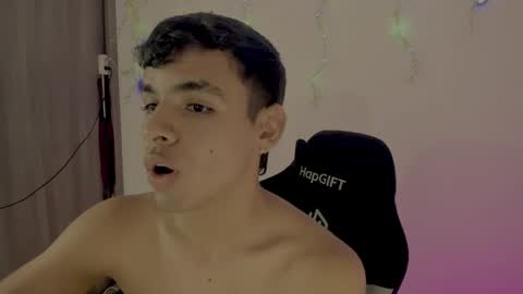 Snapshot of littler_noah chatting on 27, 4, 2026 sethian online show from 27, 4, 2026