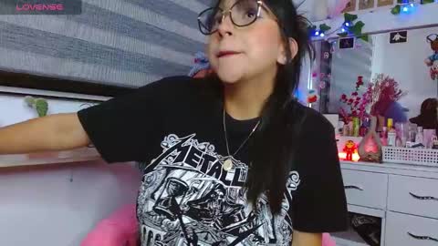 Snapshot of littlerouse_ chatting on 23, 1, 2025 Ruby Rouse online show from 23, 1, 2025