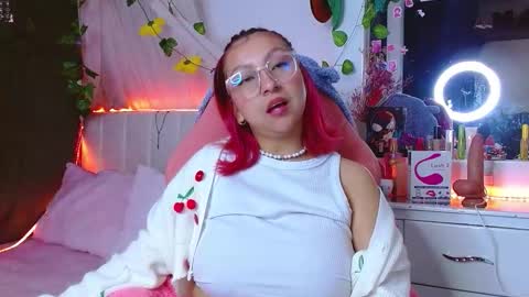 Snapshot of littlerouse_ chatting on 15, 10, 2025 Ruby Rouse online show from 15, 10, 2025