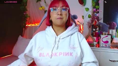 Snapshot of littlerouse_ chatting on 12, 11, 2025 Ruby Rouse online show from 12, 11, 2025