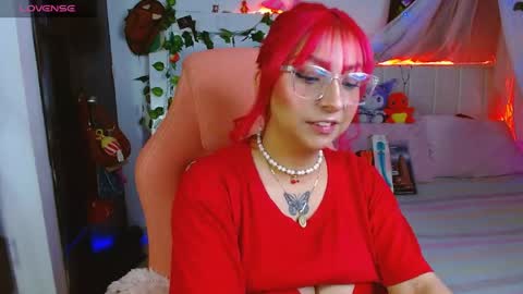 Snapshot of littlerouse_ chatting on 15, 4, 2026 Ruby Rouse online show from 15, 4, 2026